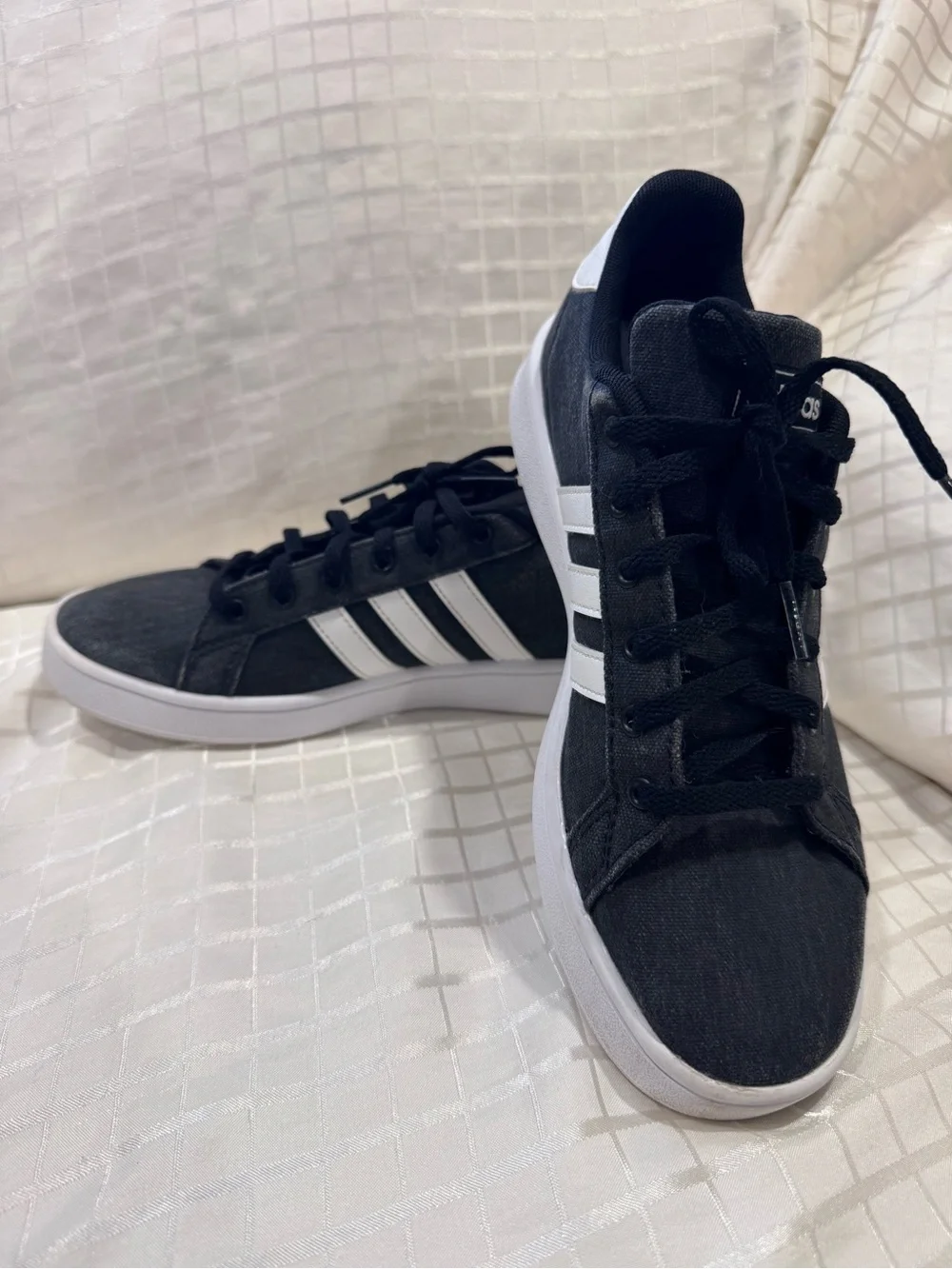 adidas sleek low